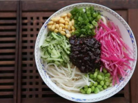 娱乐吃瓜酱暖心吃面,品味生活，共享美好时光